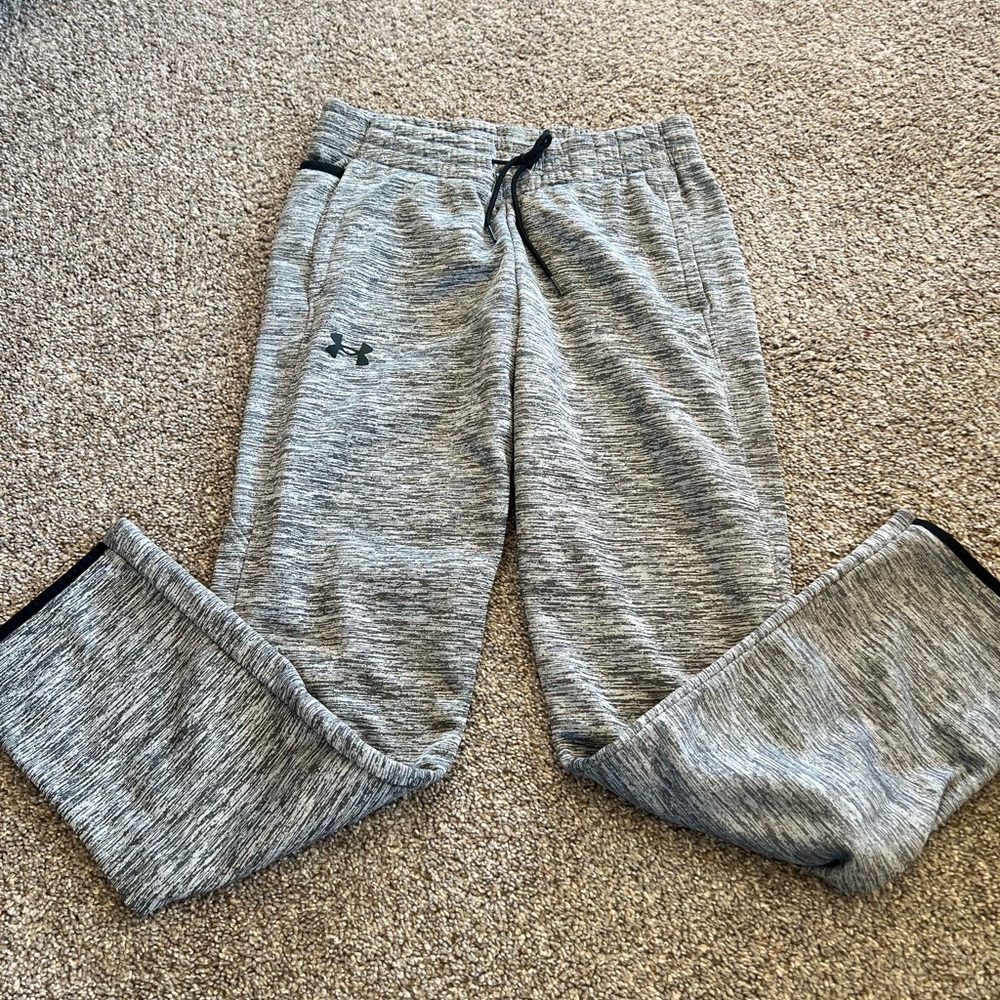 YLG Under Armour Heather Gray Loose Fit pant